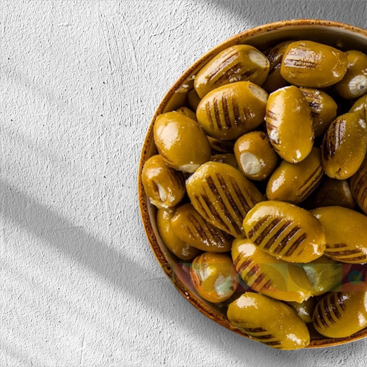 زيتون مشوي محشي لبنة